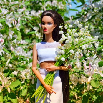 Цветы и куклы - это так красиво!🌺💮🌸