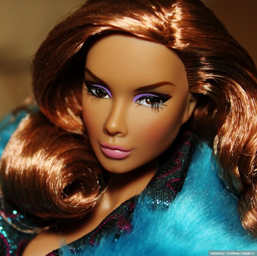 Alysa Back to Collection 2012 Tropicalia Convention