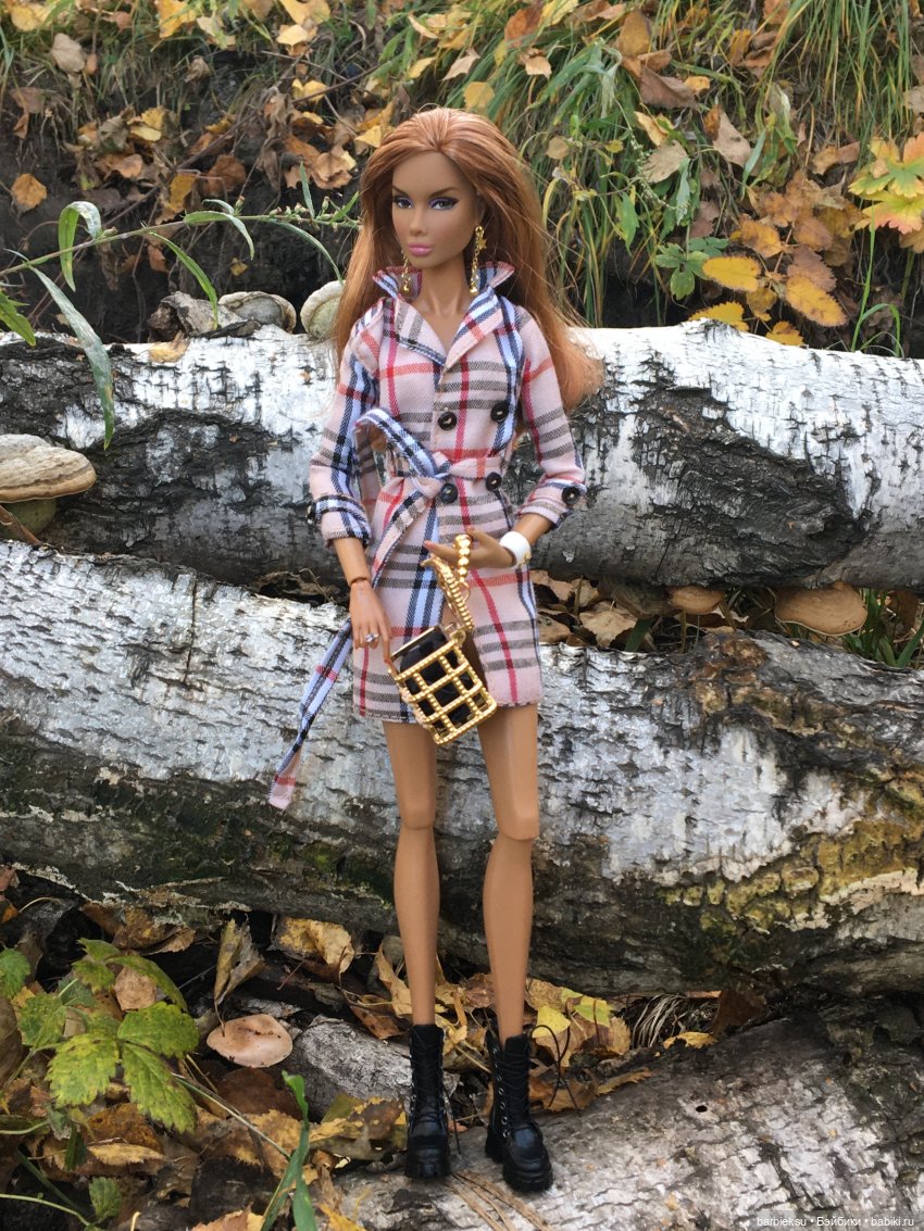 Alysa Back to Collection 2012 Tropicalia Convention