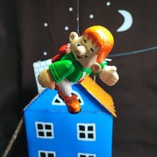 Ну кто это там всë время жужжит??