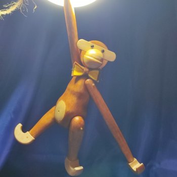 Игривая обезьянка 🐒🐒😊