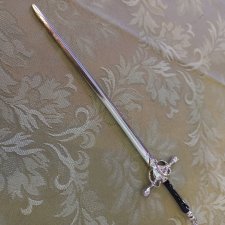 Меч из металла