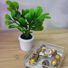 Цветочек в горшке