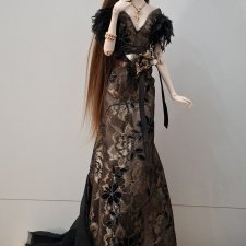 Платье, перчатки, чокер и роза на ленте на худеньких авторок 1/4