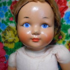 Девочки,прошу опознать старенькую куколку.