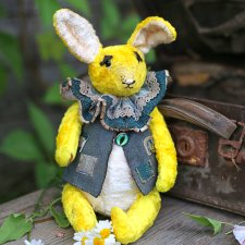 Заяц из плюша