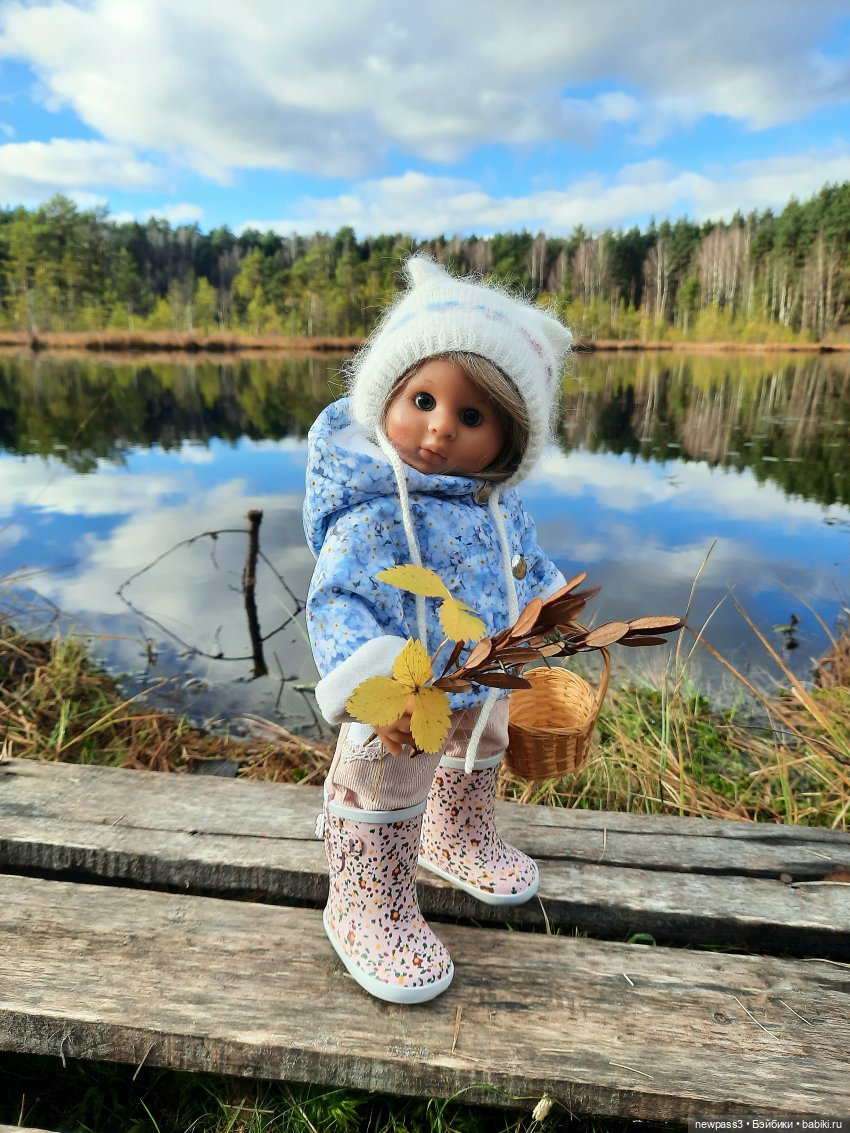 В тишине лесных болот, клюква красная растёт