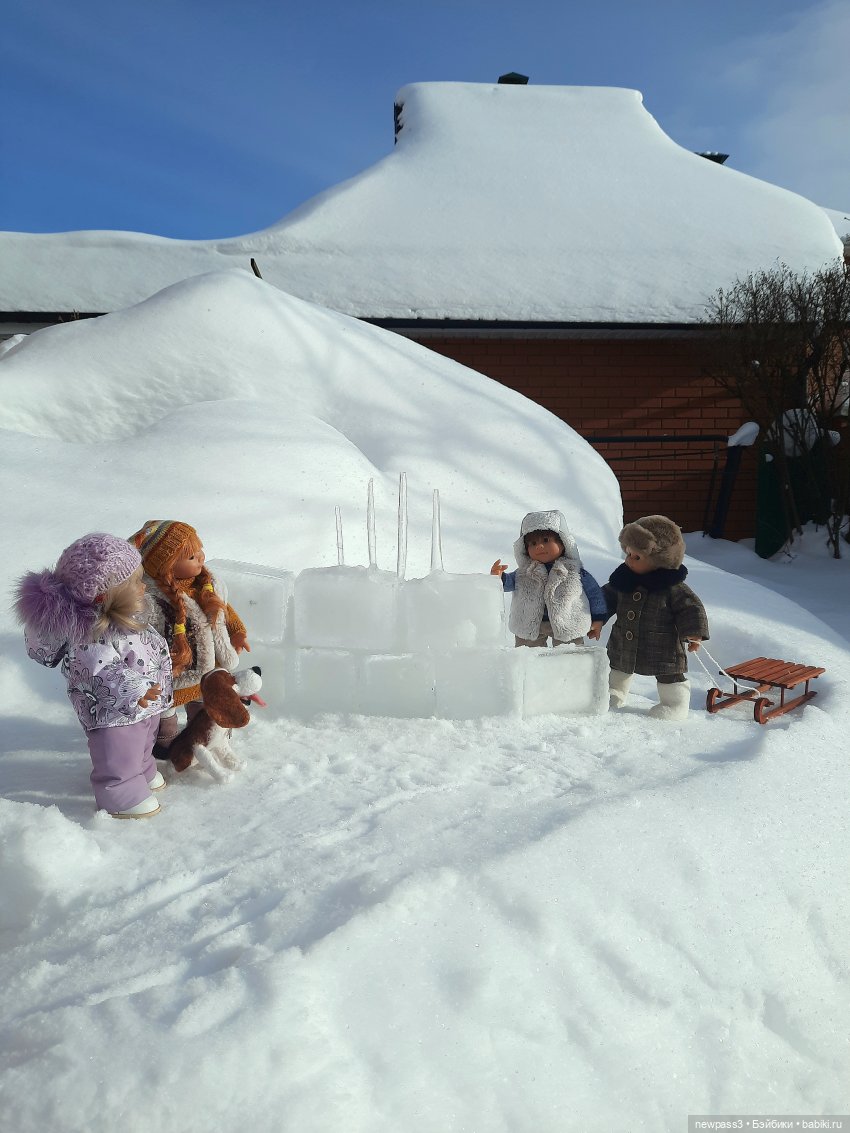 Мороз и солнце - стройте крепость