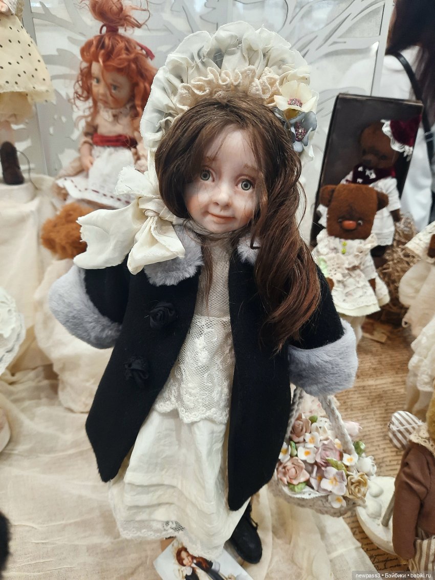 И снова весна,и снова бал кукол