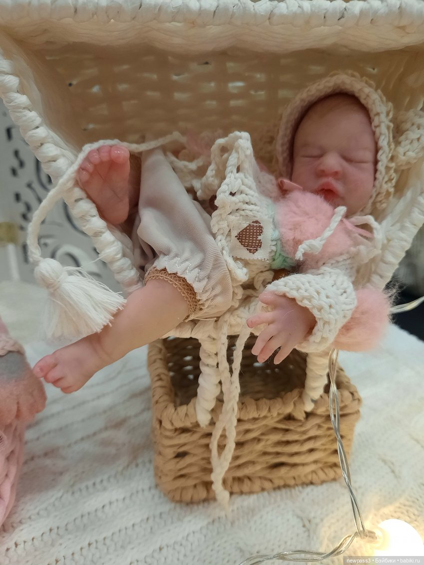 И снова весна,и снова бал кукол