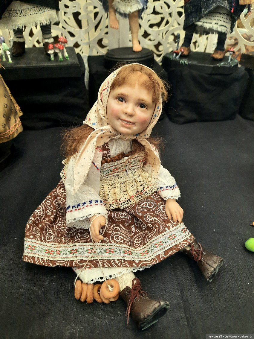 И снова весна,и снова бал кукол