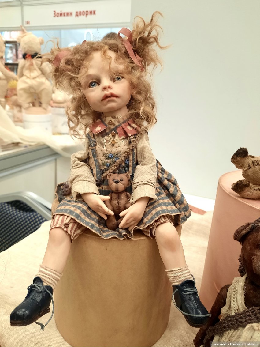 И снова весна,и снова бал кукол