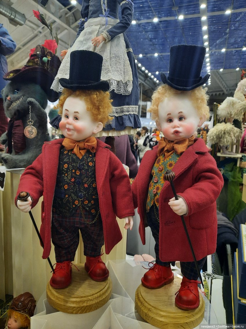 И снова весна,и снова бал кукол