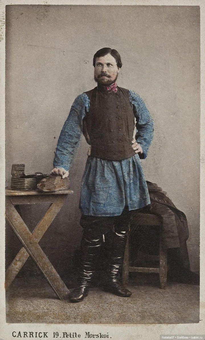 купец кустодиев картина. купец в красной рубахе. мужик купец. древнерусский купец. толстой три калача и одна баранка.