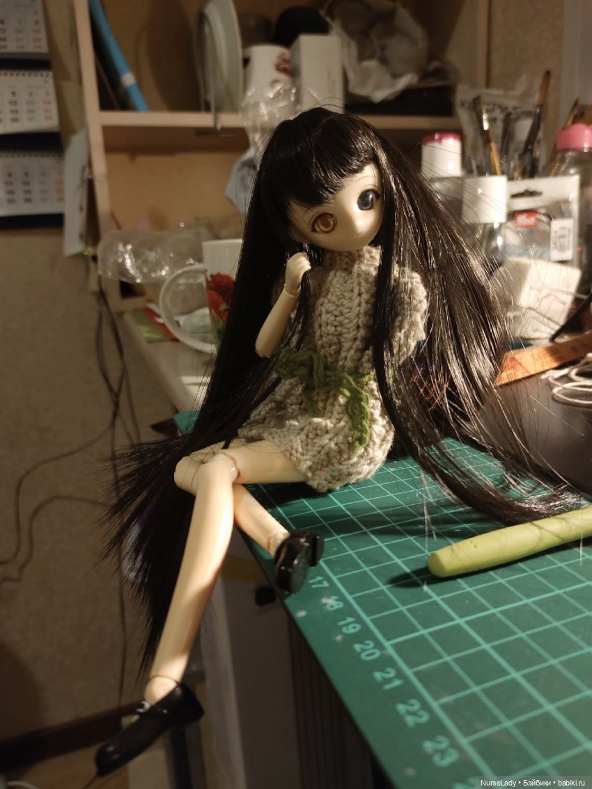 Тело Obitsu 25см окрасилось от джинсы, левая рука потеряна. Голова Маленькая Принцесса в хорошем состоянии