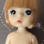 Коллекционная азиатская кукла, светлые волосы