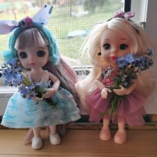 Элис с новой подружкой Дороти на даче!