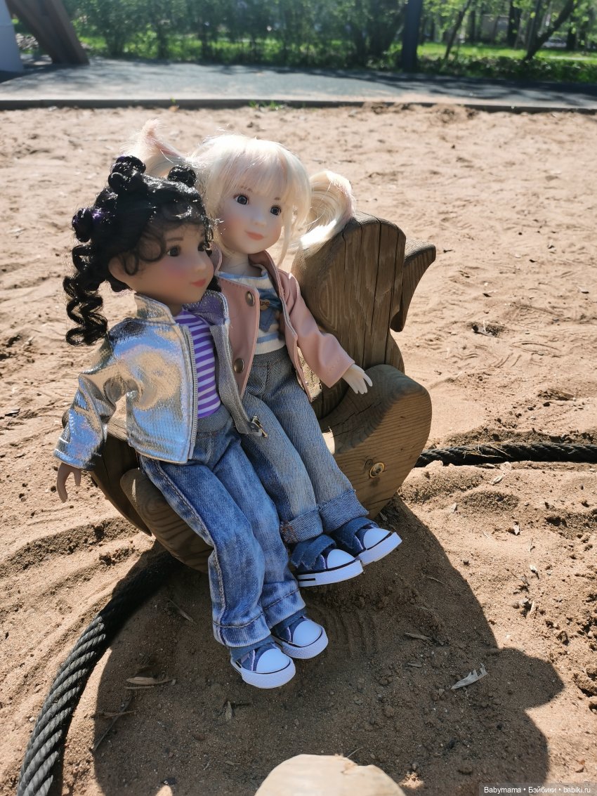 Прогулка в парке — Куклы Ruby Red (Руби Ред) Fashion Friends: Siblies (фото 2)