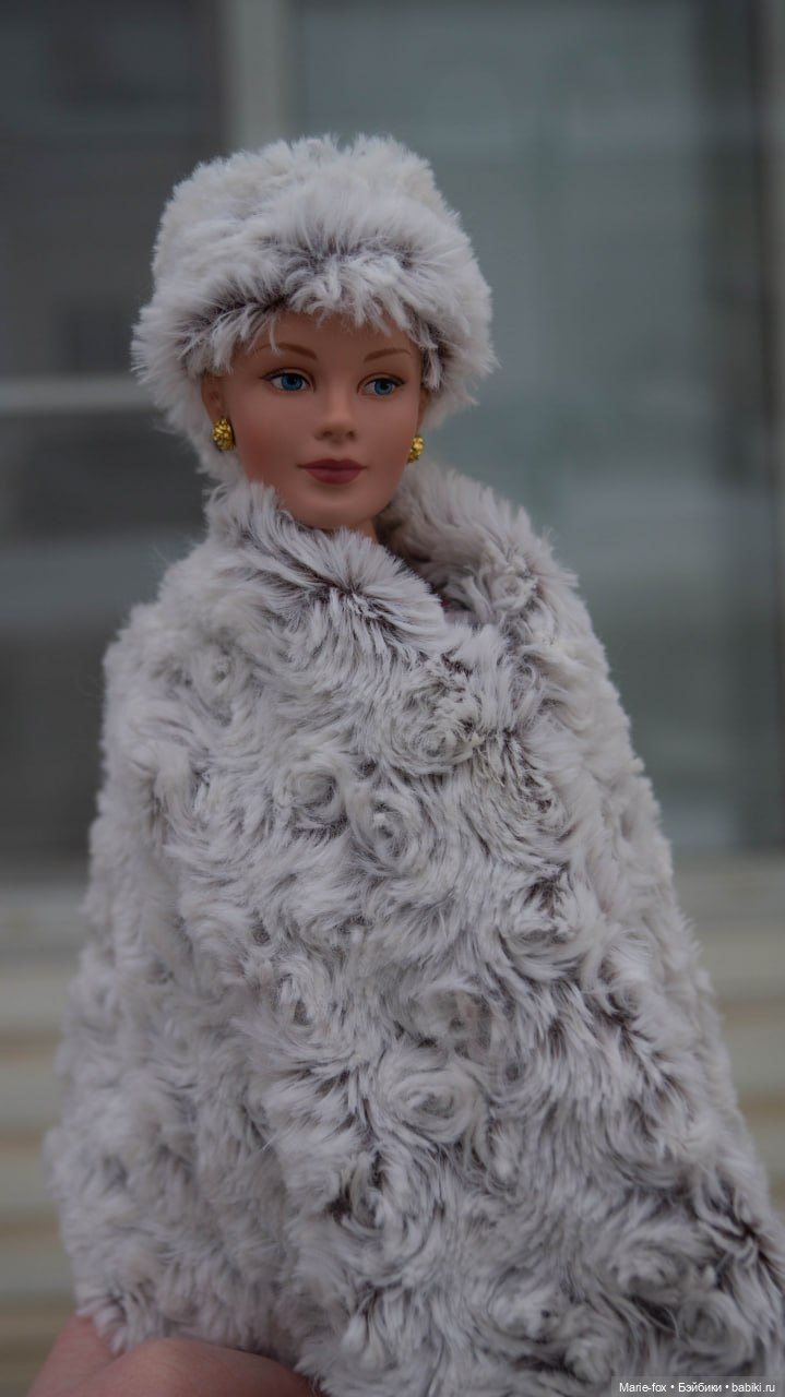 По Сеньке шапка: Арсения гуляет по заснеженному Сарову (фото 5)