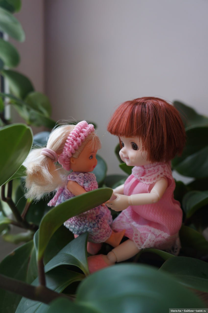 Девочки - цветочки поздравляют с Весной (фото 4)