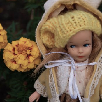 Желточек L'il Sister Doll By Eegee