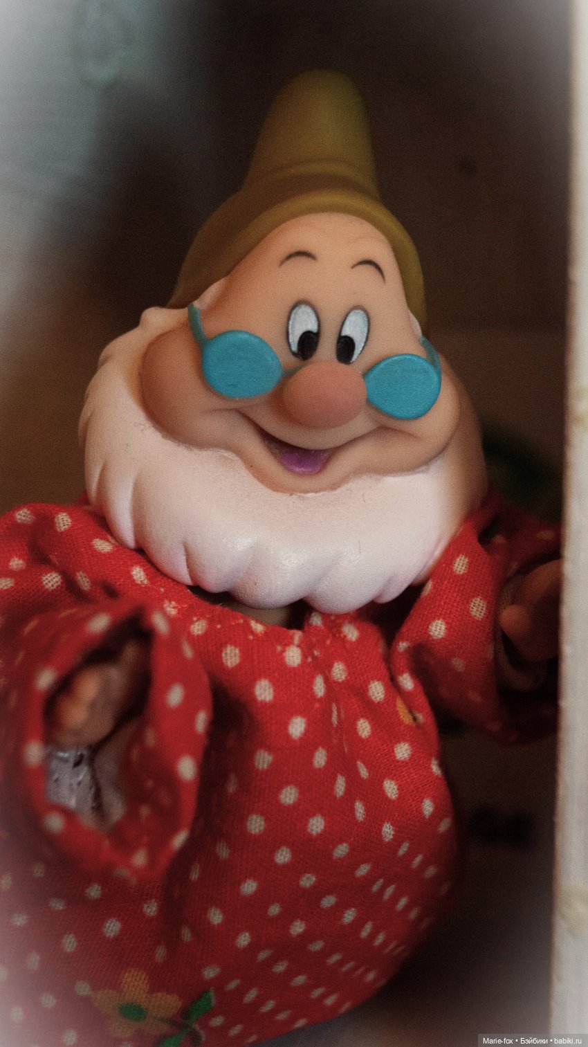 "Я буду самая воспитанная, а ты будешь самый симпампончик" : Домовёнок Фомушка и Маша