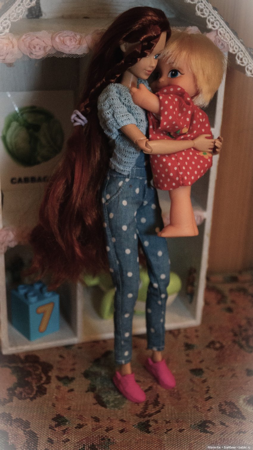 "Я буду самая воспитанная, а ты будешь самый симпампончик" : Домовёнок Фомушка и Маша