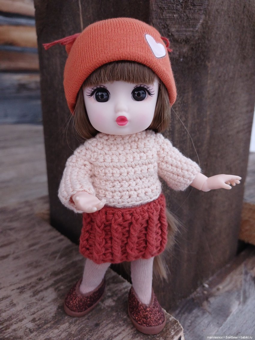 Наша Ксюша тоже гулять любит)))