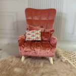 Мягкое кресло для кукол ростом 40 см