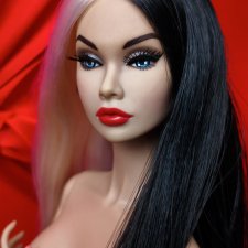 Poppy Parker looks a plenty ooak
