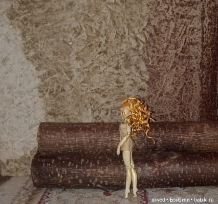 Тут она легко держится рукой...