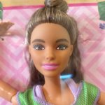 Кукла Барби Barbie Безграничные движения MTM GXF05 в зелёном топе