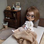 Деревянная кровать для кукол в масштабе 1:6