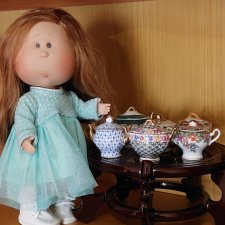 Посуда для кукол тоже должна быть прекрасна