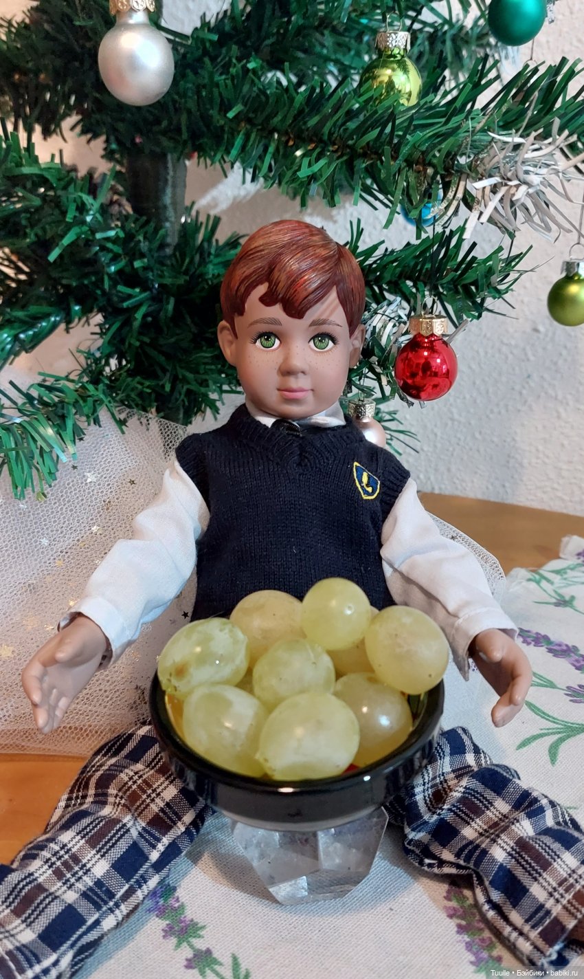12 виноградин и оливье — Куклы LeeAnn (Denis Bastien) и Marianna Oldenburg: винил (фото 6)
