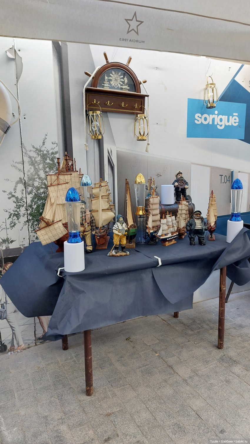 Тензин на прогулке — Куклы Berdine Creedy (Бердин Криди): виниловые