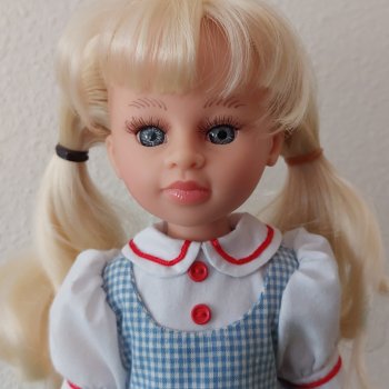 Девочка и бабочка