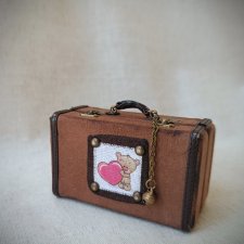 Чемодан с мишкой