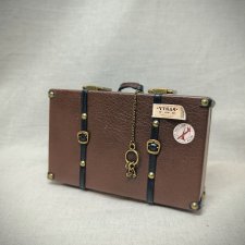 Чемодан кожаный