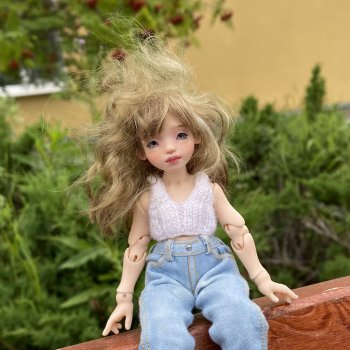 Тинка на прогулке