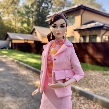 Poppy Parker when in Paris на прогулке