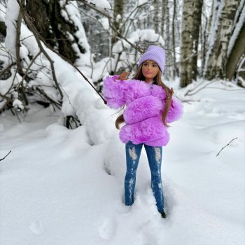 Яркое пятно 🫟 на снегу