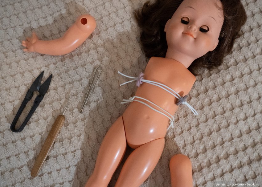 Как сплести платье из резинок для куклы: новенький наряд для любимицы малышки