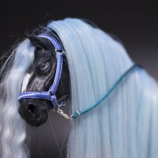 лошадь, подвижная в смешанной технике