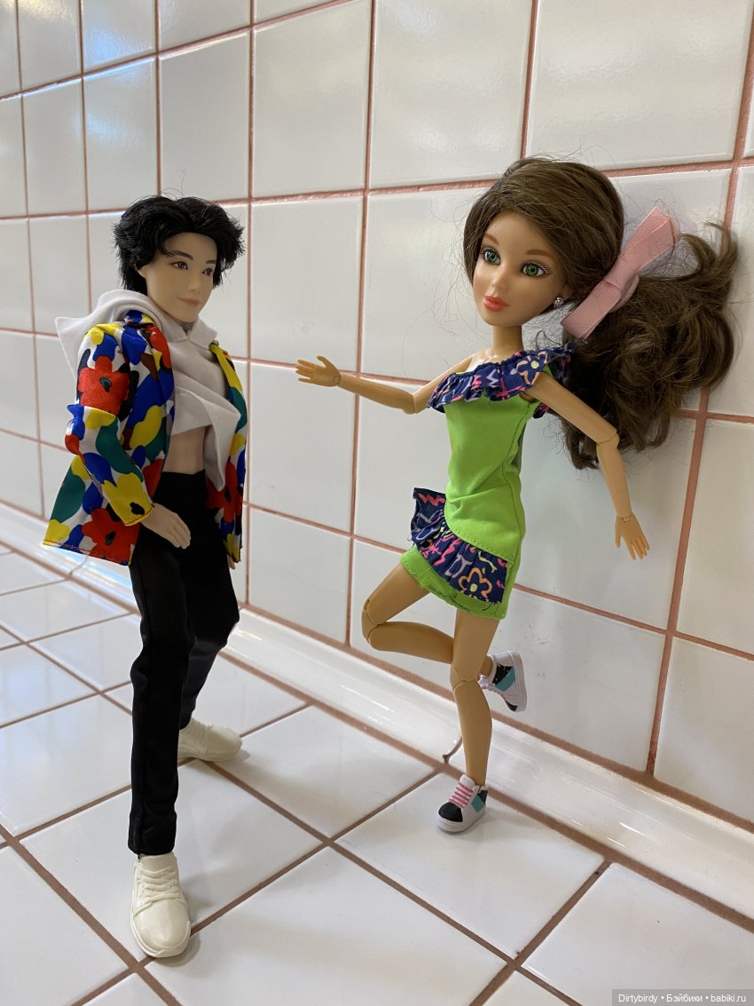 Лив и Джей Хоуп на дискотеке 90-х (фото 7)