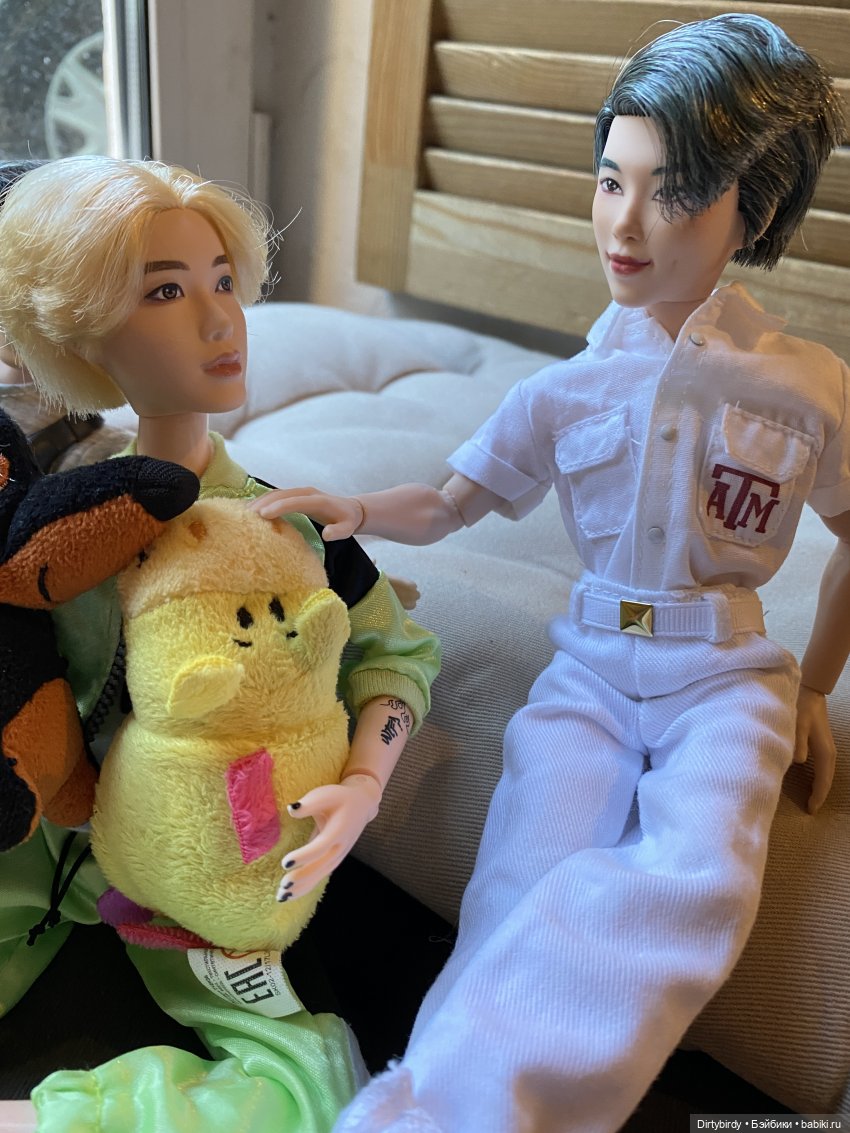 В зоопарке или азиатские львы на прогулке | Бэйбики В зоопарке или азиатские львы на прогулке