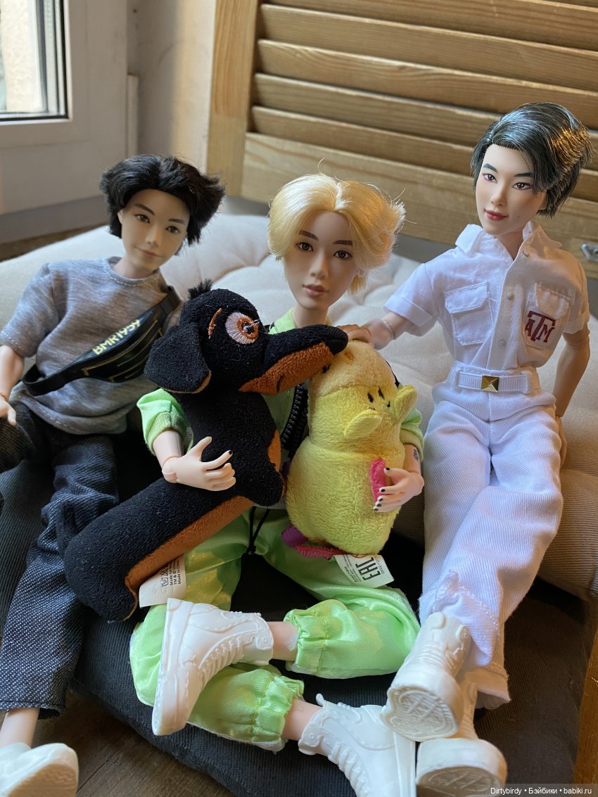 В зоопарке или азиатские львы на прогулке | Бэйбики В зоопарке или азиатские львы на прогулке