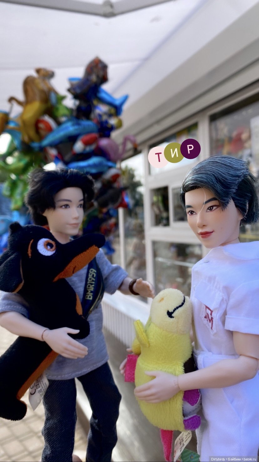 В зоопарке или азиатские львы на прогулке | Бэйбики В зоопарке или азиатские львы на прогулке