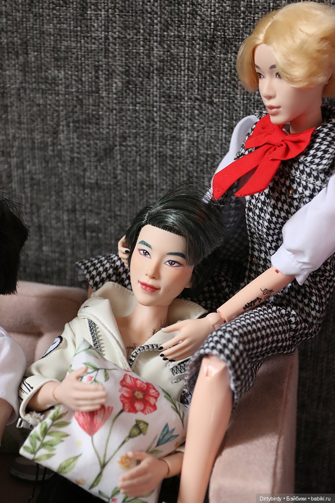 Токшоу " Комната для четверых ребят". Эпизод 2. Деньги/слава/любовь