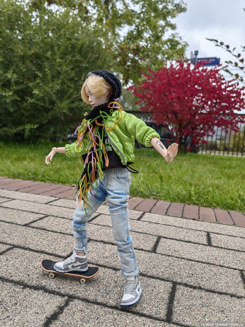 Тот парень в весёлом шарфике